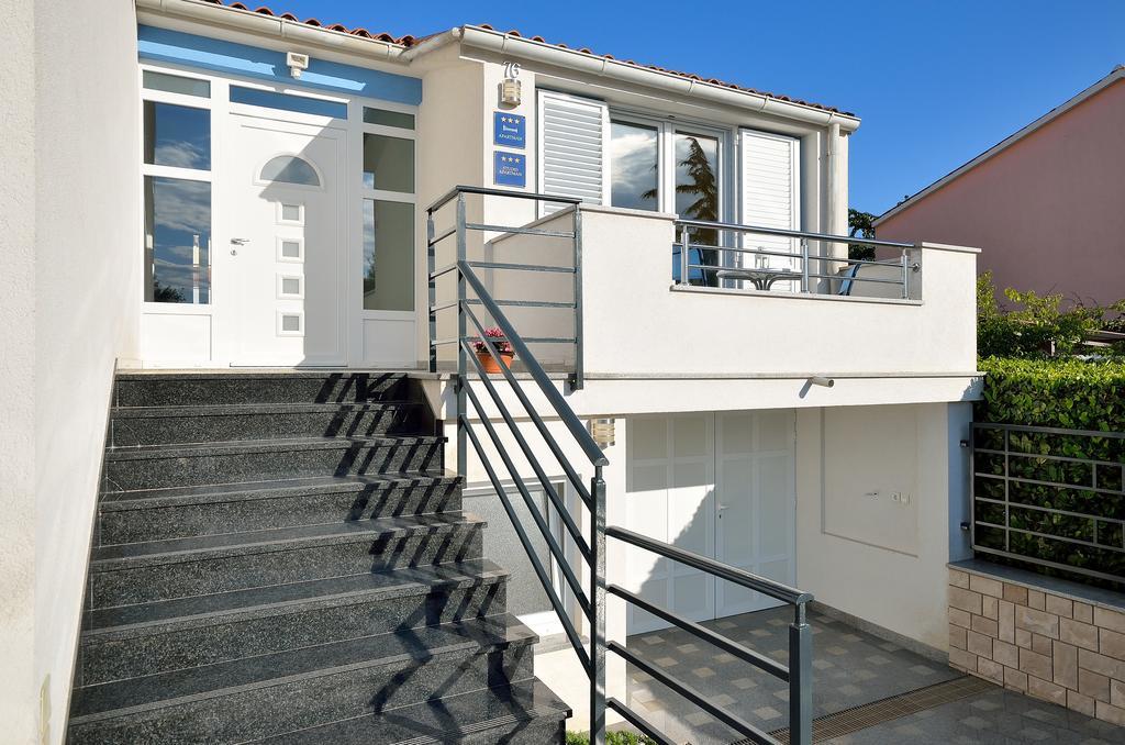 Apartments Nautilus Pula Luaran gambar